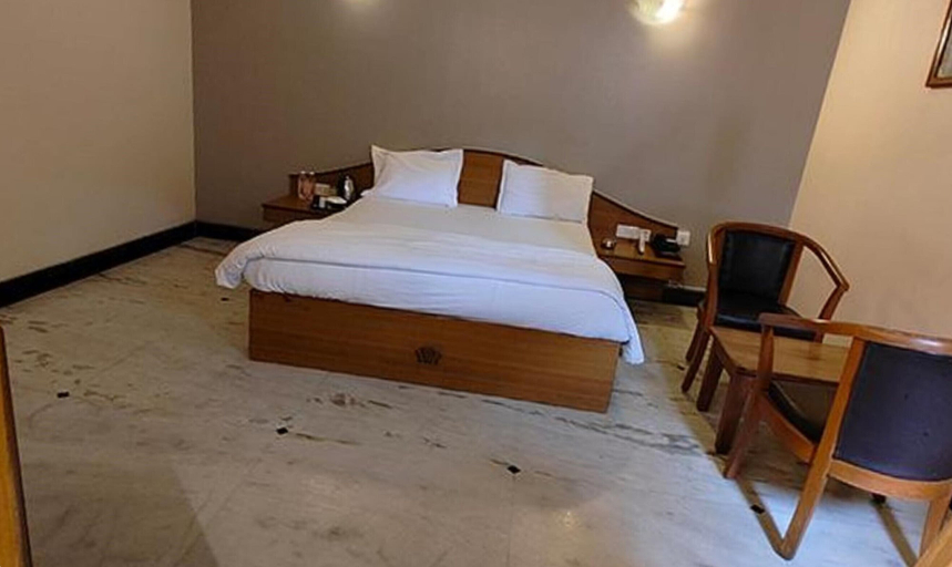 Room 4, Fabhotel Ramesh Inn, Pune