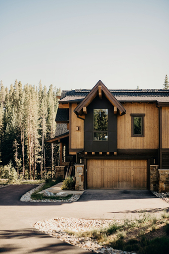 Exterior 2, River's Edge 4 Bedroom Home by RedAwning, Summit