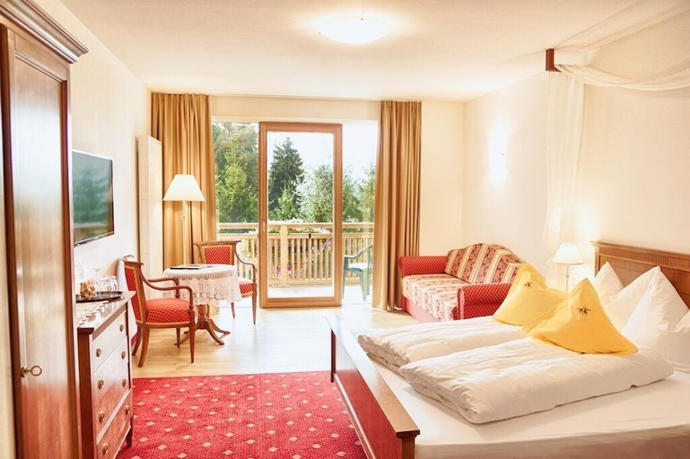 Bedroom 3, APIPURA hotel rinner, Bolzano