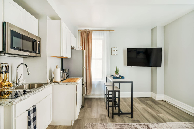 Room 5, 73-201 New 1BR 1bth UWS Doorman Gym, New York