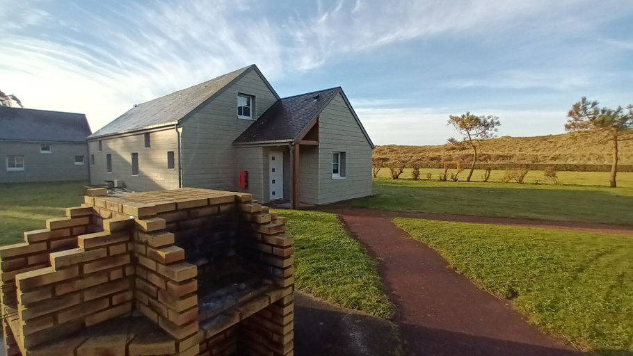 Front of property 5, VVF Camping Les Dunes Créances, Manche