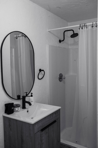 Bathroom 4, The Spinn, Tillamook
