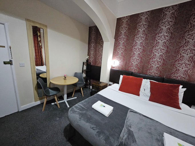 Living area, Ground-Floor Queen Bed Studio Apartment with Free Parking, Portsmouth