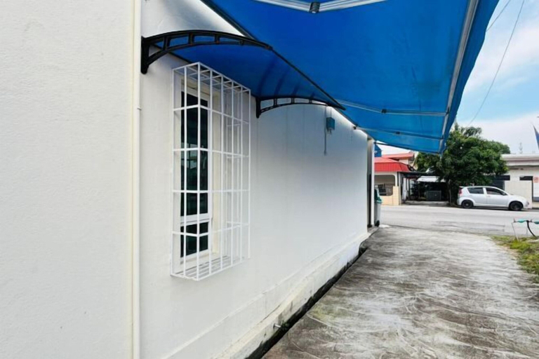 Exterior 3, Spacious Home in Central Melaka for Families 10 pax, Chill & Relax at Extra Wide Balcony, COMFY HILL, Malacca City
