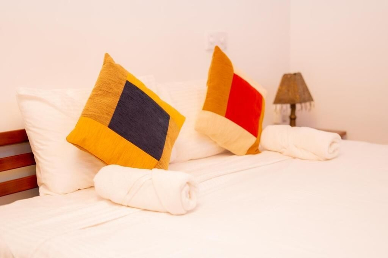 Room 5, Ashlar Villa, Galle Four Gravets