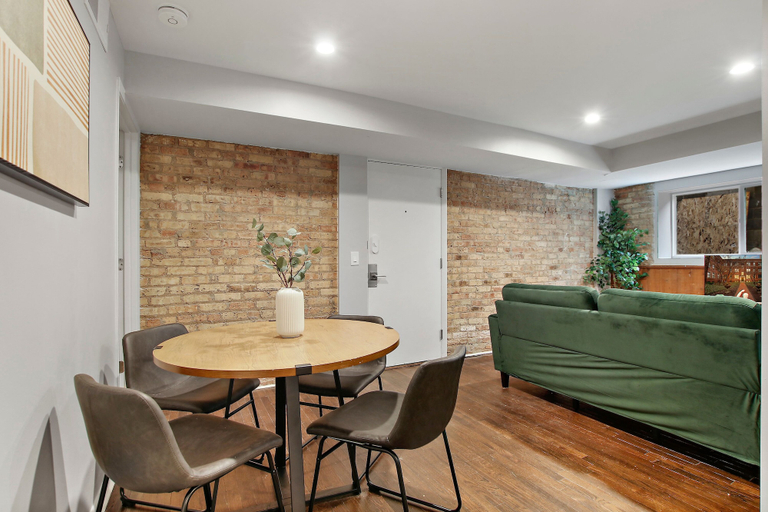 Dining room 5, 2BR Aesthetic Apt - Barry 37-GB, Cook