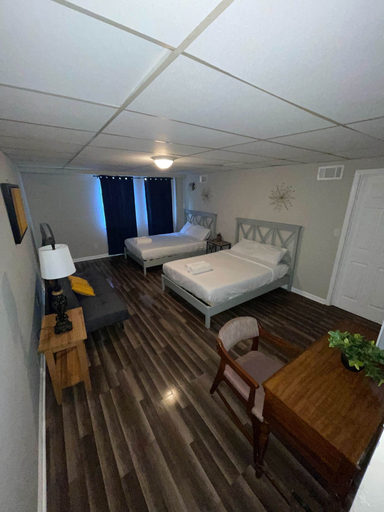 Room 3, 47th Place Forest Park, Jefferson
