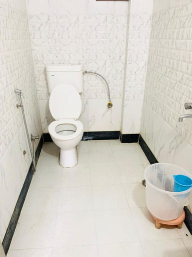 Bathroom 4, Hotel Churu Palace, Jaipur