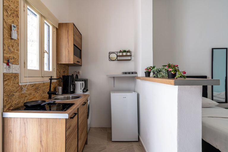 Private kitchenette 4, Simba Studio in Larnaca & Terrace, Larnaca