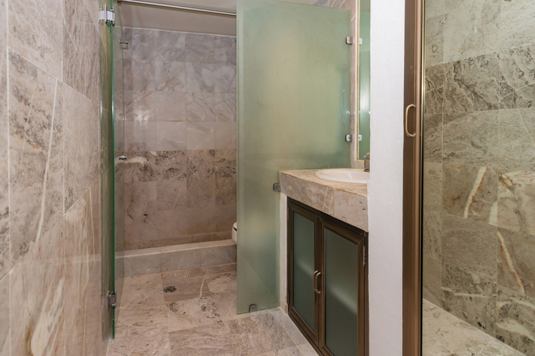 Bathroom 3, Salvia, Benito Juárez