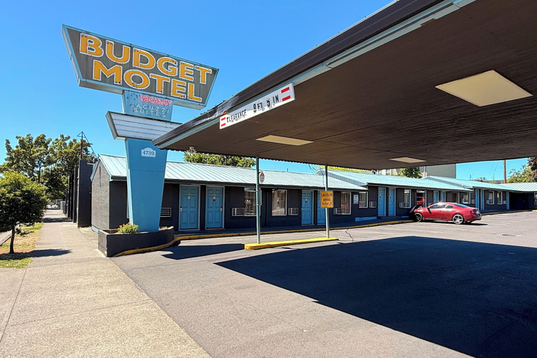 Front of property 2, Budget Motel, Multnomah