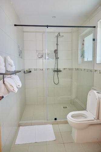 Bathroom 5, Marikeka Hotel, Msambweni