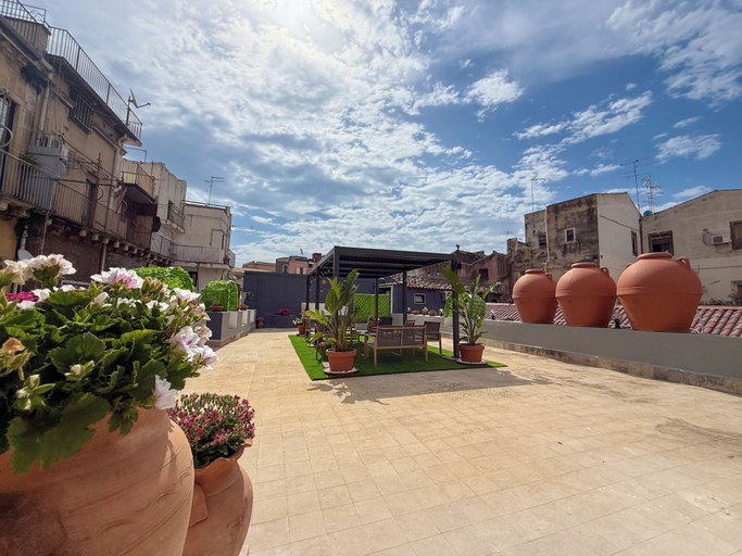 Exterior & Views 2, B&B Town house 54, Catania