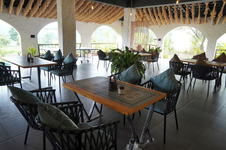Restaurant 5, Casa Rossa Resort, Pune