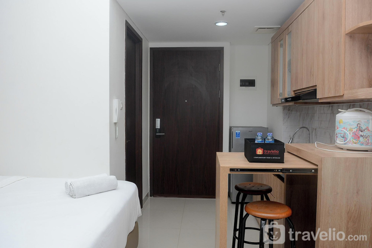 Room 3, Neat Studio At Lrt City Bekasi Apartment, Bekasi