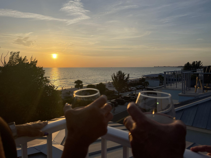 Food & Drinks, Sunset Point Beach House, Pinellas
