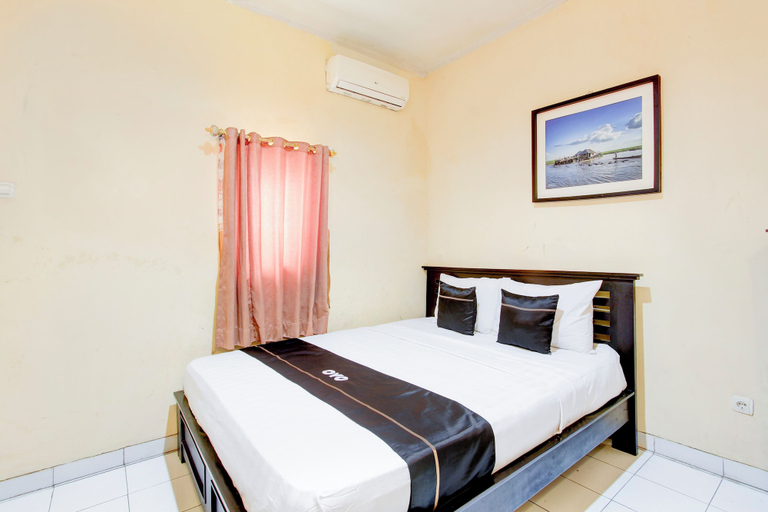 Room 3, OYO 94761 Hotel Indah, Pekalongan