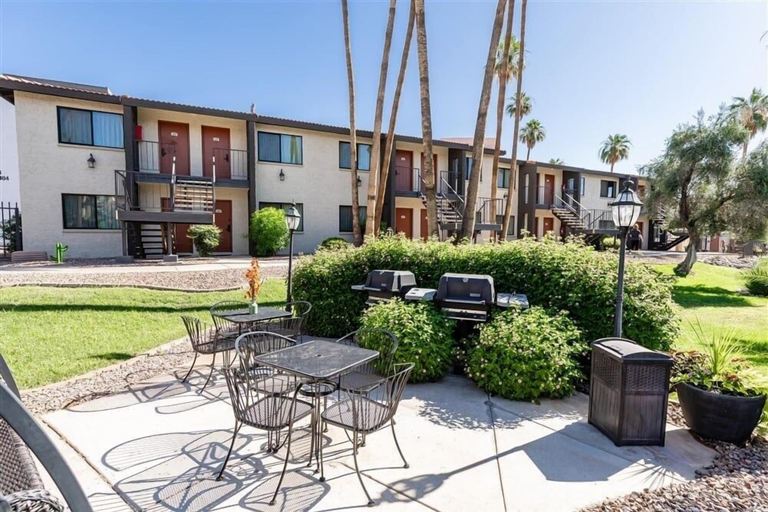 Outdoor dining 3, 225 Fully Furnished with WiFi by RedAwning, Maricopa