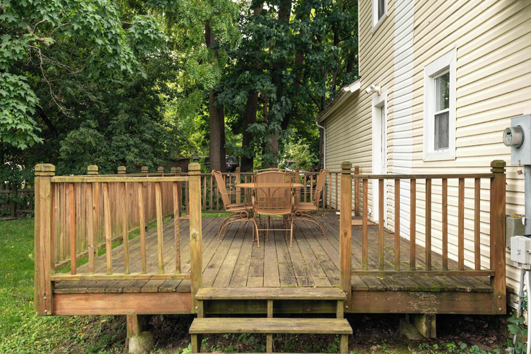 Outdoor dining, Three Blocks From Paradise Cozy Home for 8 Near Lake Geneva, Walworth