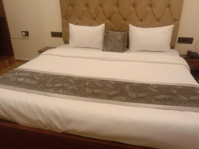 Front of property, Hotel C S Inn, Agra