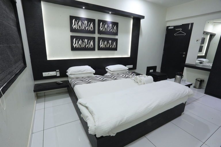 Bedroom 3, Hotel Paramount Inn, Rajkot