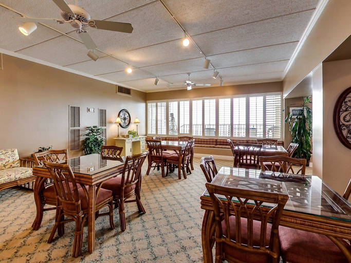 Food & Drinks, N4 Amelia South 2 Bedroom Condo, Nassau