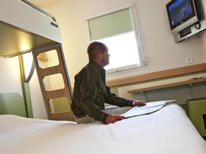 Bedroom 3, Ibis Budget Niort Est La Crèche, Deux-Sèvres