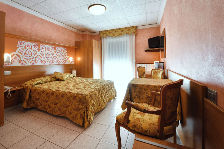 Bedroom 3, Stella Alpina Hotel e Ristorante, Verbano-Cusio-Ossola