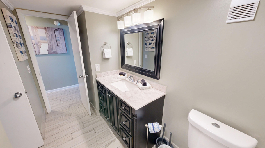Bathroom 4, Magnolia House #202, Okaloosa