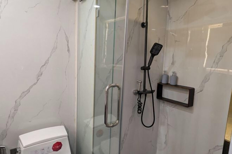 Bathroom 5, 35th floor 1 bedroom, Phnom Penh