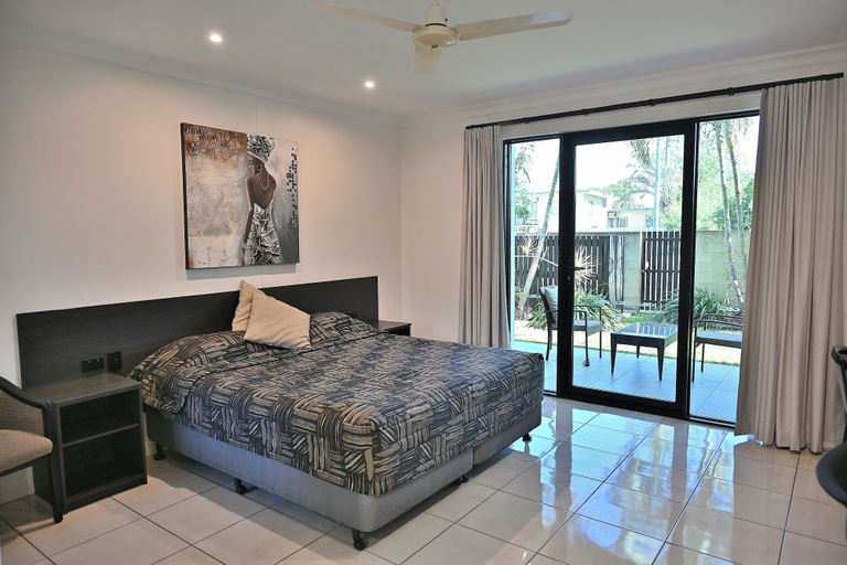 Room 4, Western Gateway Motel and Apartments, Emerald