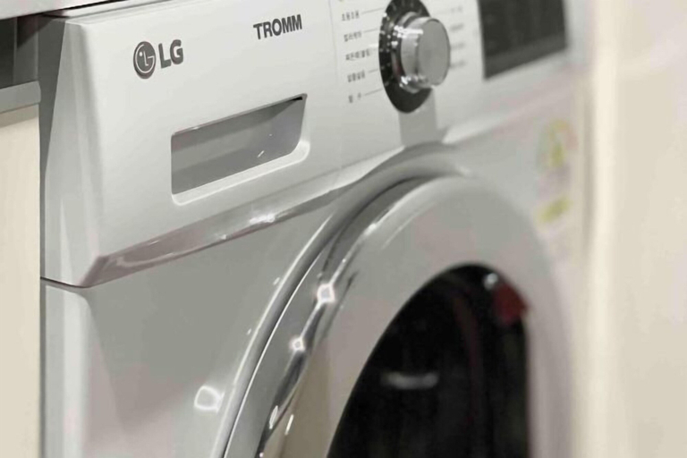 Laundry, WooDream Beam projector 6-min Gangnam stn., Seocho