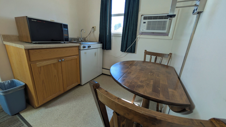 Room 3, Restwel Motel, Rosebud