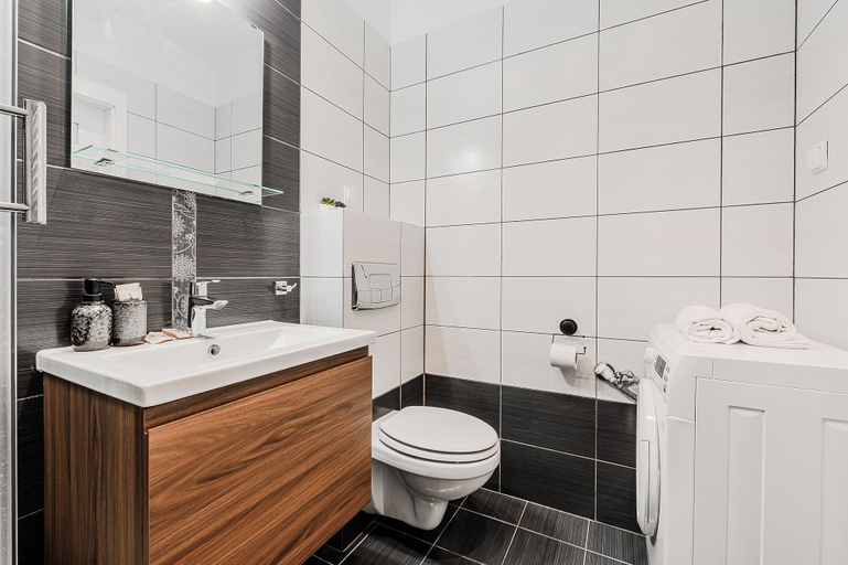 Bathroom 5, P&O Apartments PORY, Warsaw