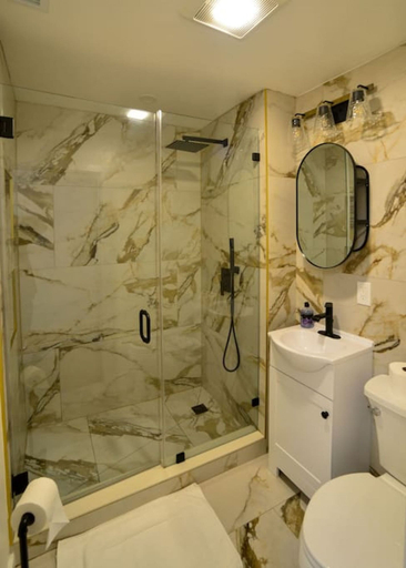 Room 3, Modern Three Bedroom Condo - Near Boston, Middlesex