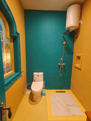 Bathroom 3, The Swahili Plaza, Kaskazini 'A'