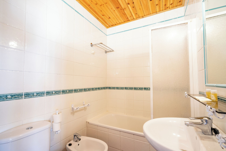Bathroom 4, Hotel Mar e Sol by Umbral, Odemira