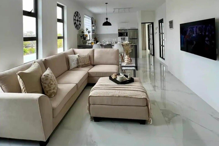 Living area 3, Apt - Sleeps 4 - Balcony - Pool - Parking