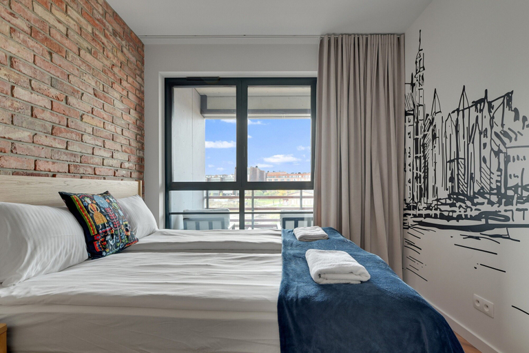 Room 5, Doki 136 by Grand Apartments, Gdańsk City