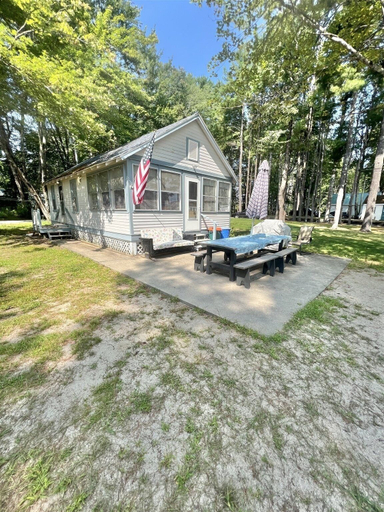 Outdoor dining 5, Harmon's Beach Limit 5 1 Bedroom Villa, Cumberland