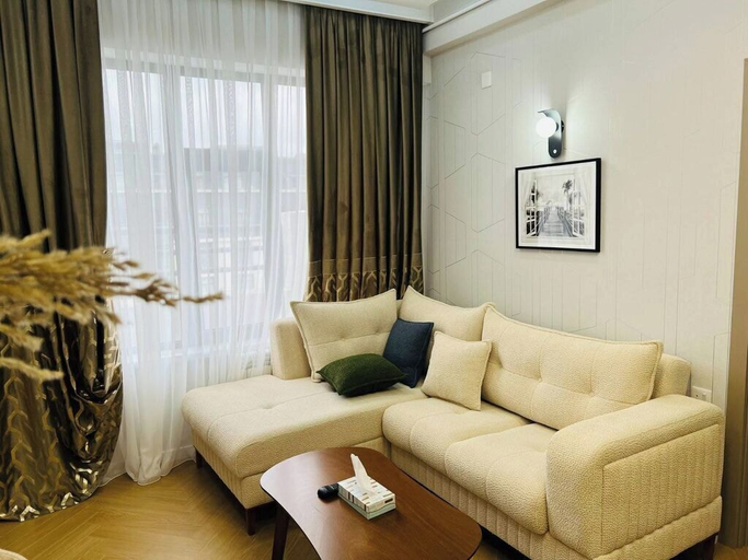 Room 5, Lev iki, Baku