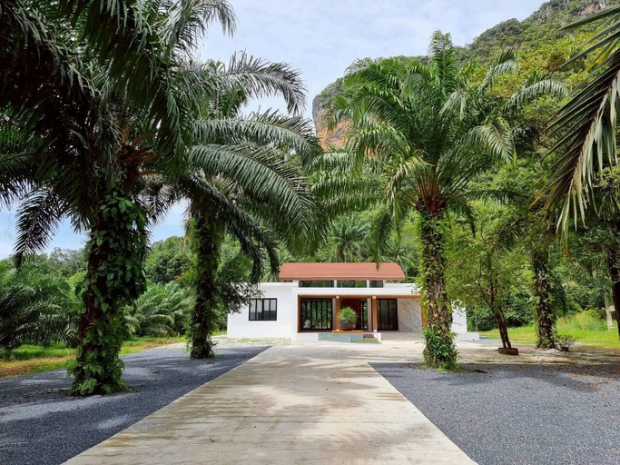 Property entrance 3, Red Cheek Mountain Villa, Mueang Krabi