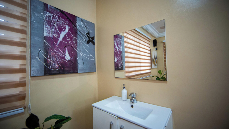 Room 2, Private Home Lodge, Accra