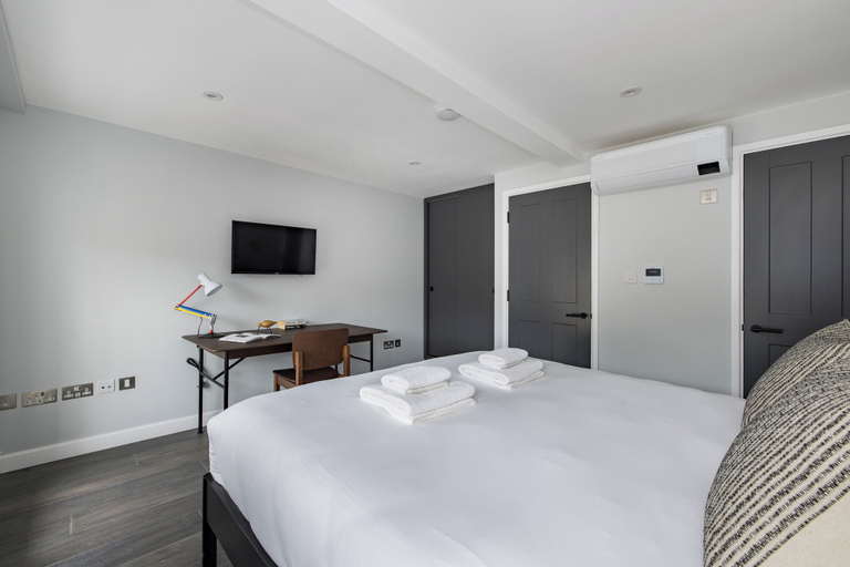 Living area 4, Hausd - Soho, London