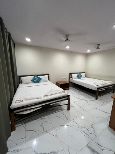 Room 4, Red House Hostels, Mumbai Suburban