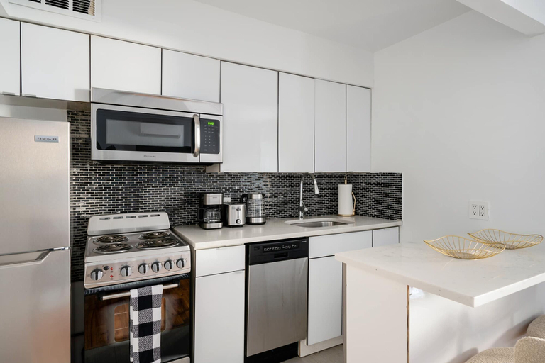 Room 2, 26-1c Gramercy Large 1BR WD, New York