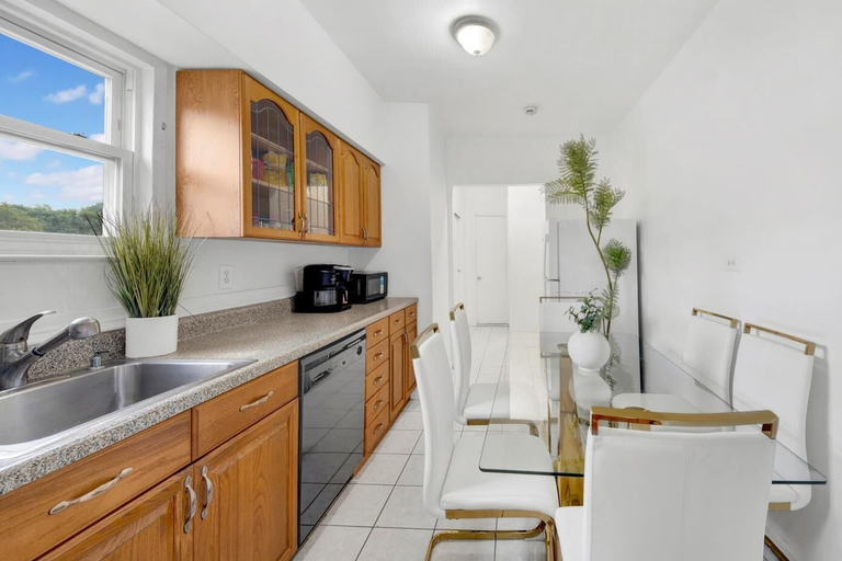 Private kitchen 4, Spacious 3BR Luxe Escape near NYC, Westchester