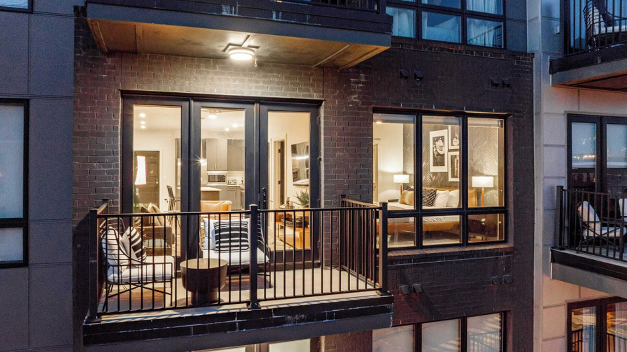 Exterior & Views 2, Prime Walkable Midtown Location, Pool, Gym Outlaw's Den by Avantstay, Davidson