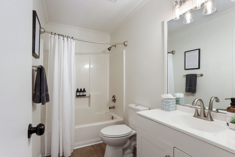 Bathroom 5, Adorable Bungalow Near Tybee Beach, Chatham