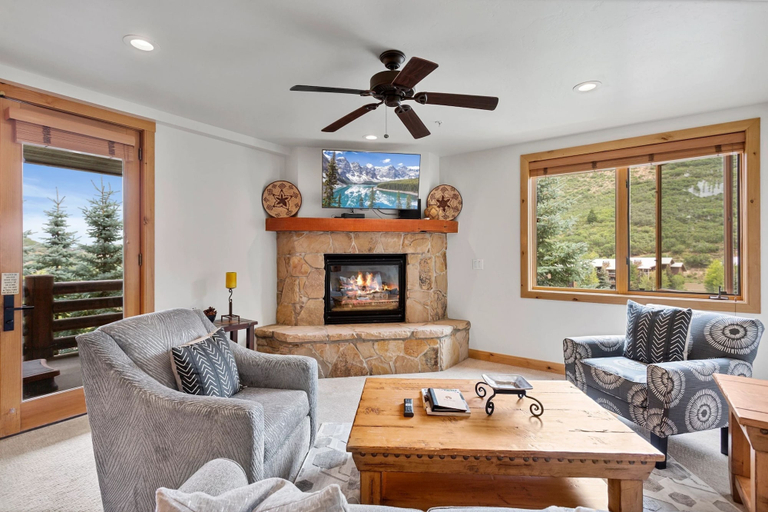 Living area 2, Trail's End Lodge at Deer Valley Resort - Two Bedroom Residence with Spa #404 2 Condo, Summit